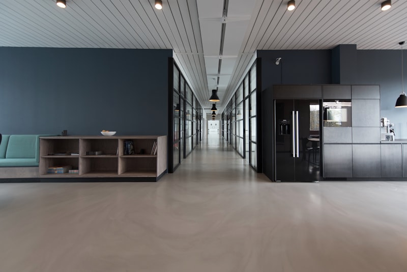 Sauberes modernes Büro nach professioneller Reinigung